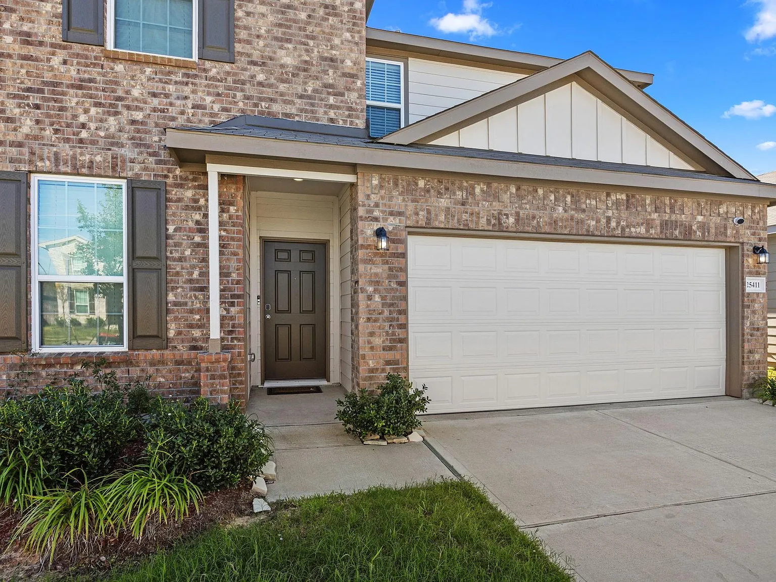 4 bed, 3.0 bath, 2059 sqft, $2,500 — Photo 3