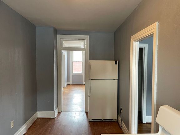 4th image of 1056-1060 Pennsylvania Ave #4