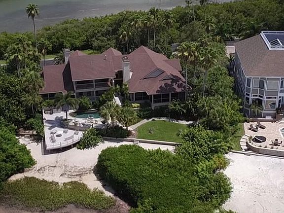 3rd image of 401 Saint Andrews Dr