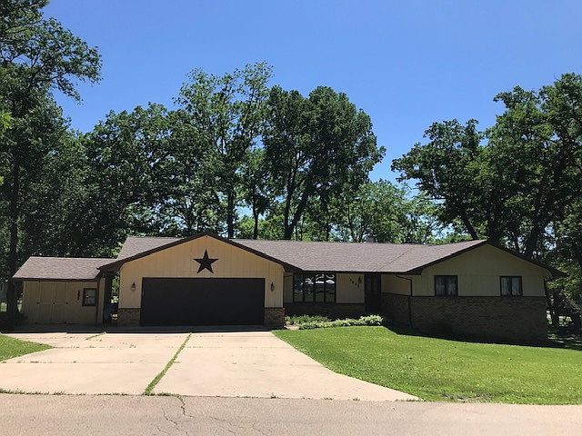 1st image of 4423 Shorewood Dr