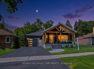 17 Bowman Ave, Barrie, ON L4M 1V1