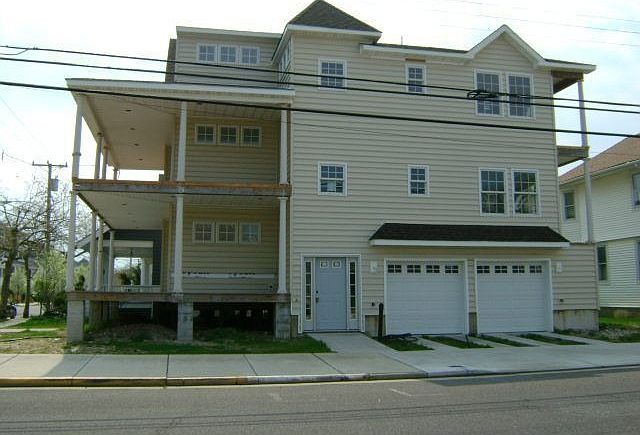 2nd image of 800 Third St
