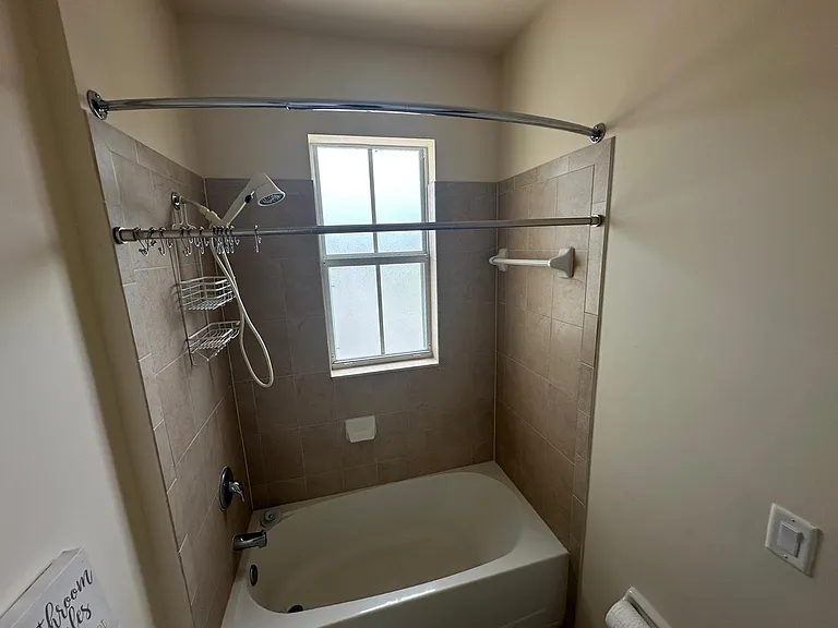 2819 SE 1st Dr #5 — Photo 26