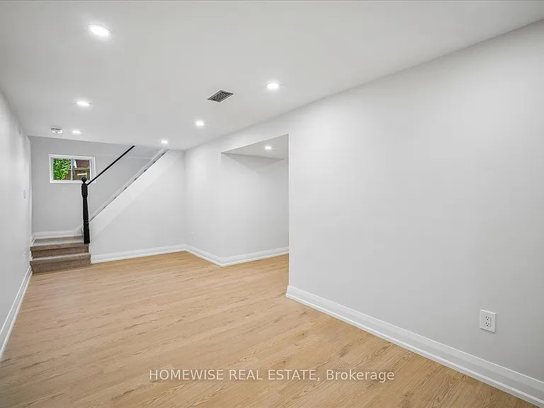 2182 Courtland Dr — Photo 39