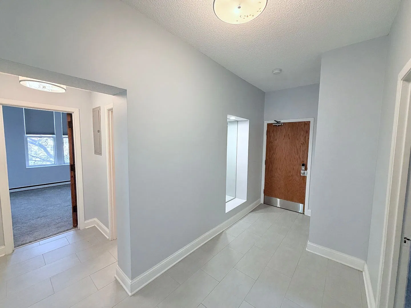 Light-Filled Cathedral Hill Condo with Vaulted Ceilings & Garage! — Photo 2
