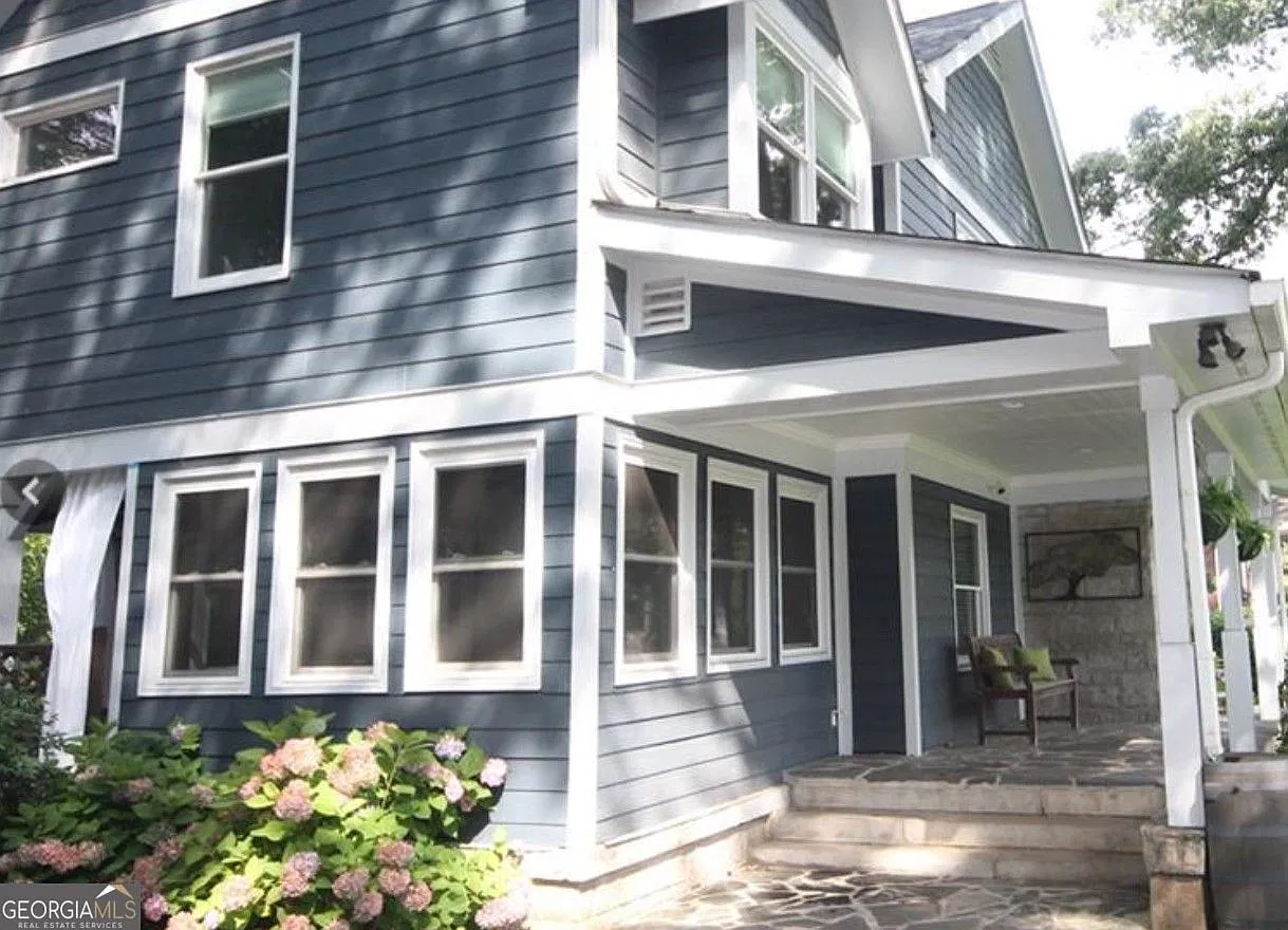 5 bed, 3.0 bath, 2575 sqft, $3,500 — Photo 2