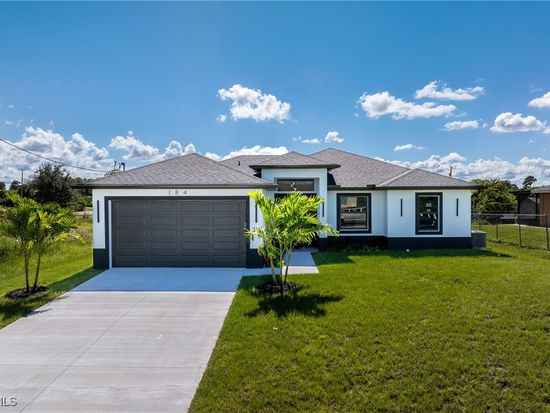 184 Pembroke St, Lehigh Acres, FL 33974