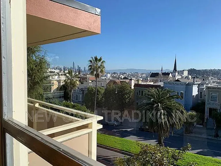 1040 Dolores St — Photo 13