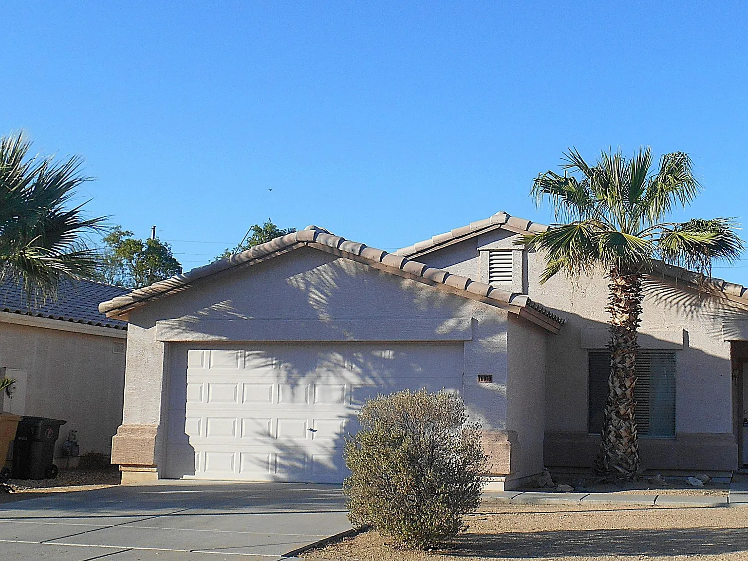 3 bed, 2.0 bath, 1440 sqft, $1,725 — Photo 1