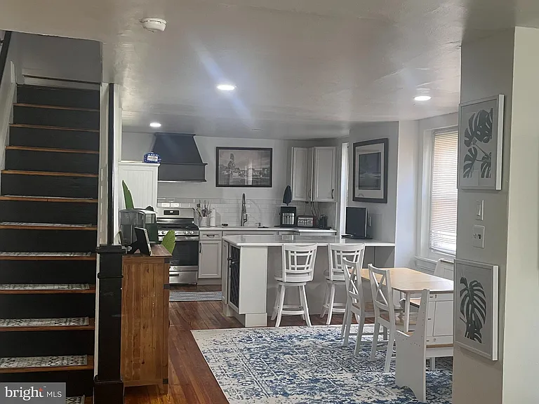 203 Chestnut Ave — Photo 2