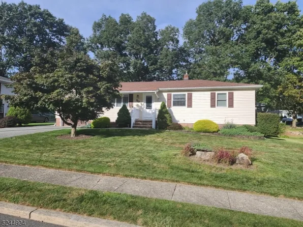 30 Summit Rd, Jefferson Twp., NJ 07438