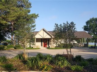 127 Hogan Dr, Lake Kiowa, TX 76240