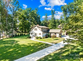 174 Woodstream Cir, Mooresville, NC 28117