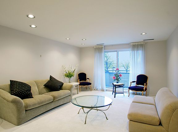 2nd image of 7201 N Lincoln Ave APT 213