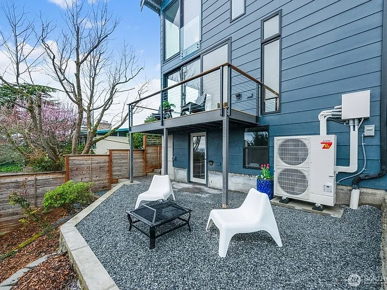 9318 47th Ave SW — Photo 30