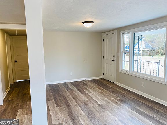 5th image of 48 Jones St
