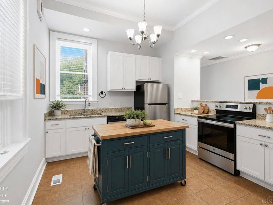 1st image of 2281 Loth St