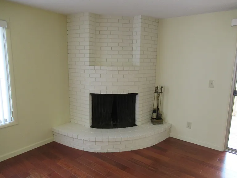 450 Lori Ave SE — Photo 3