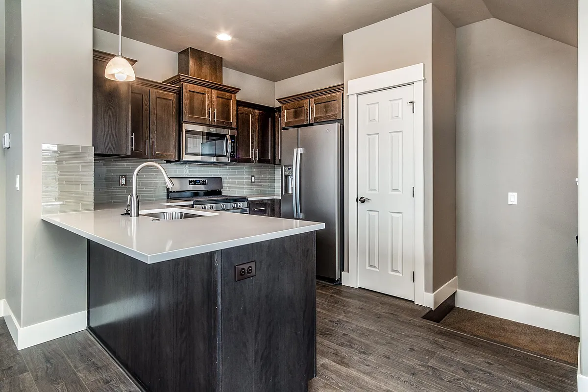 Building Photo - 63075 NE Fairey Ct