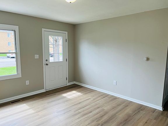 2nd image of 99 Randolph St