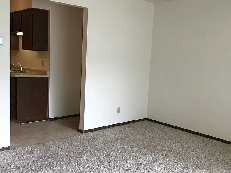 1021 Imperial Cir — Photo 5