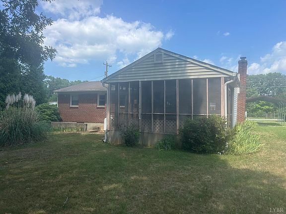 3rd image of 162 Woodland Dr