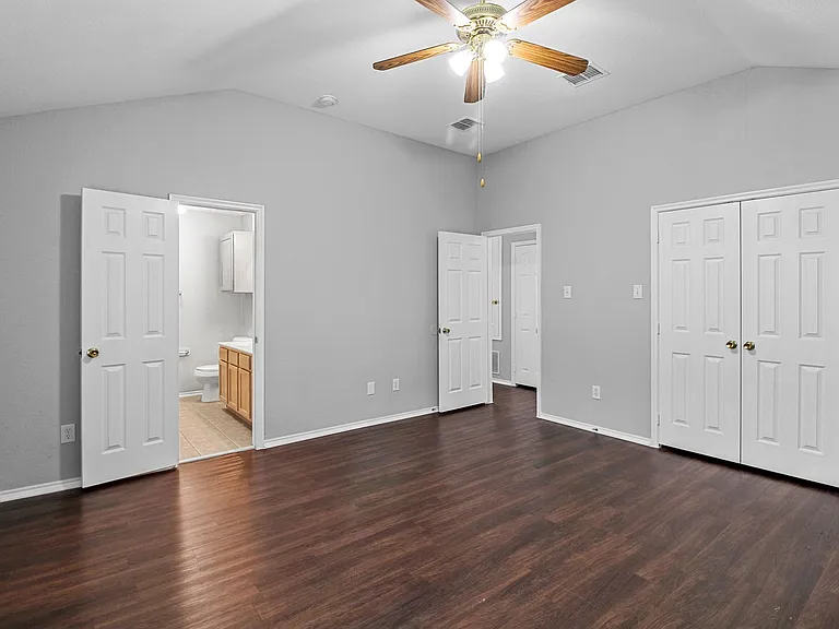 2817 Briargrove Ln — Photo 9