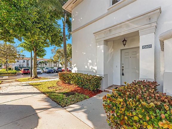 4th image of 15601 SW 40th St #263