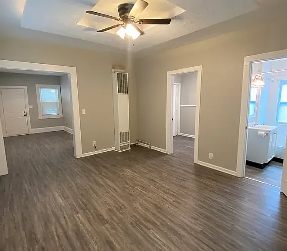 1125 Rowley Ave — Photo 5