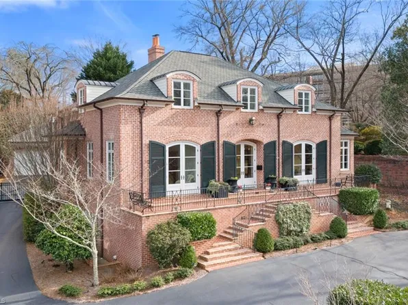 1984 Runnymede Rd, Winston Salem, NC 27104