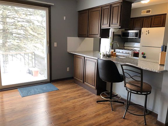 3rd image of 464 Barkwood Ct NW