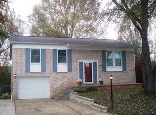 136 Washington Cir, Hurricane, WV 25526