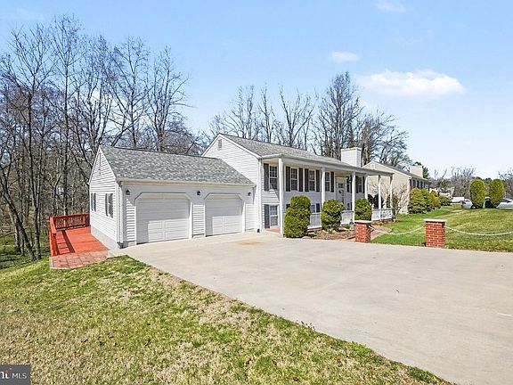 4th image of 9422 Gunview Rd