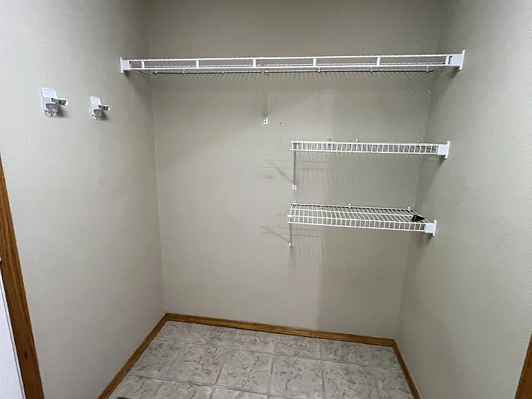 161 Shadowview Dr — Photo 13