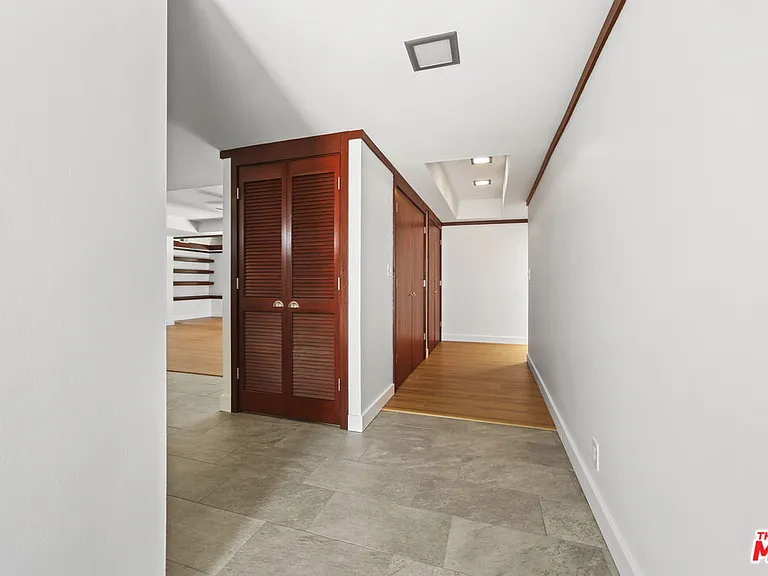 2672 Veteran Ave — Photo 5