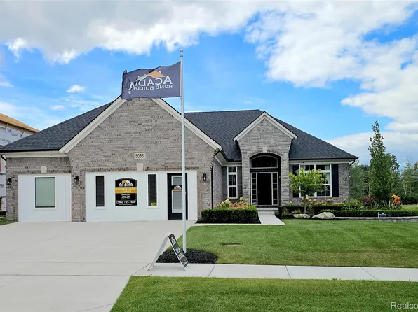 50861 Mistwood Dr, Macomb, MI 48042
