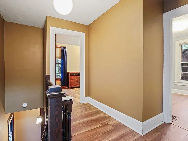 76 Commodore St — Photo 28
