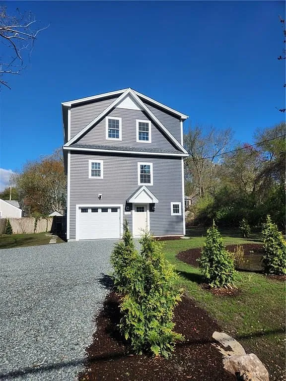 4 bed, 3.0 bath, 2204 sqft, $4,900 — Photo 2