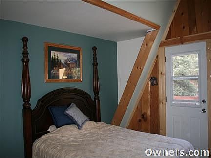 Guest bedroom with balcony and canyon views