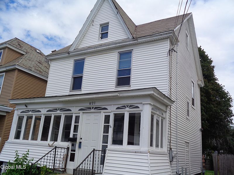 2nd image of 821 Holland Road