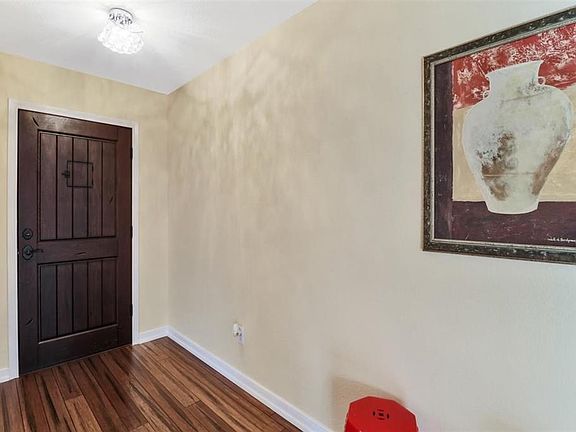 4th image of 6620 Saddleback Dr