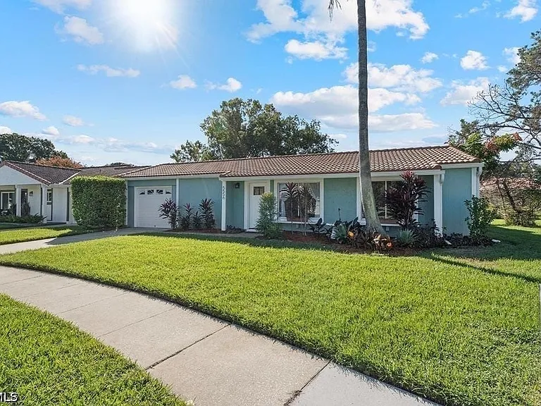 5556 Memorial Dr — Photo 1