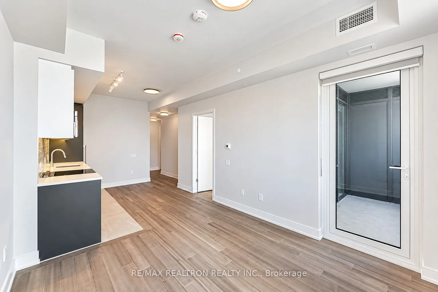 1 bed, $3,195 — Photo 4