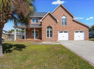 206 Teakwood Dr, Carolina Beach, NC 28428