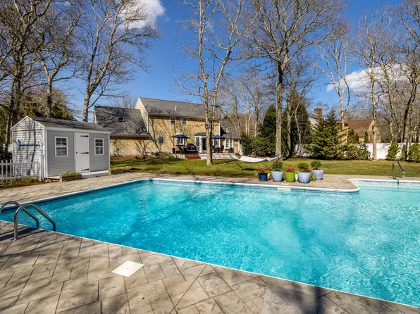 18 Grandwood Drive, Forestdale, MA 02644