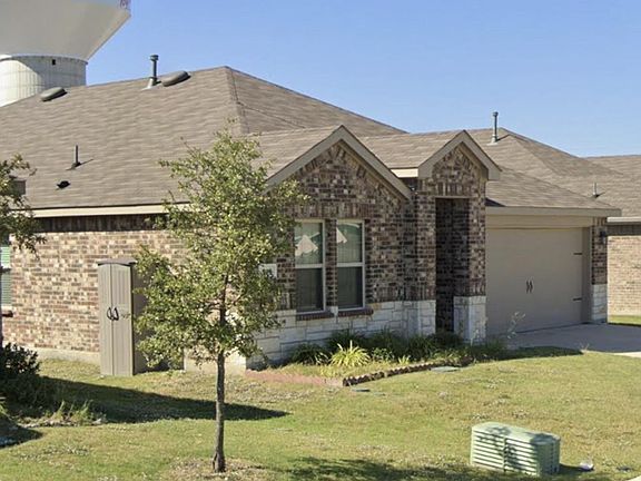2nd image of 601 Banner Ave