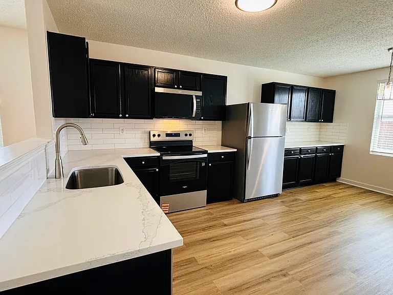 1007 Chilton Dr — Photo 14