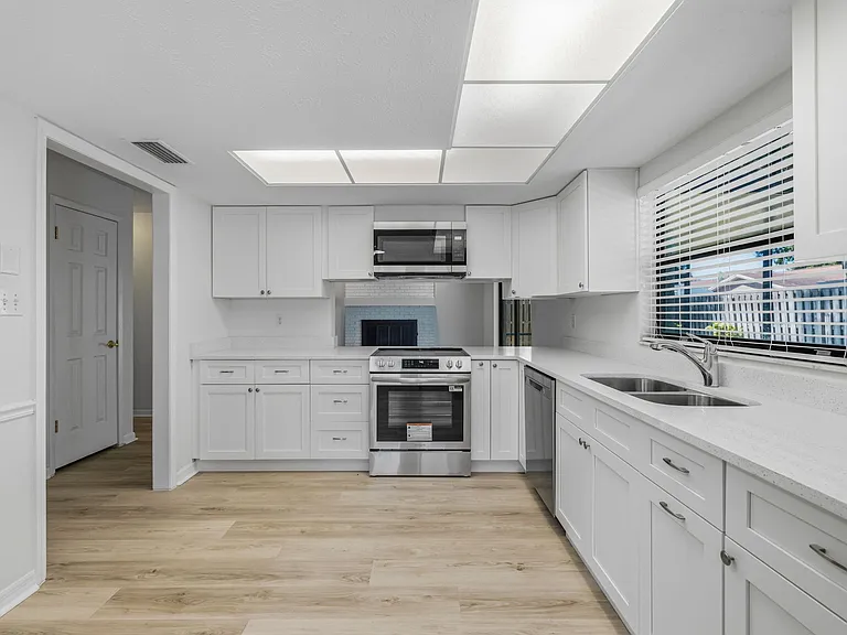15710 Pinto Pl — Photo 20