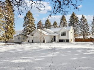 561 8th St NW, Elk River, MN 55330
