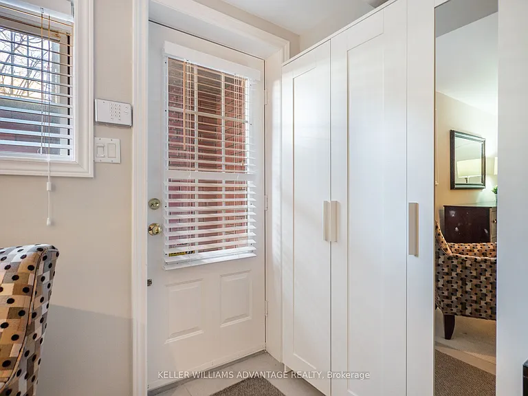 122 Boardwalk Dr #LOWER — Photo 3